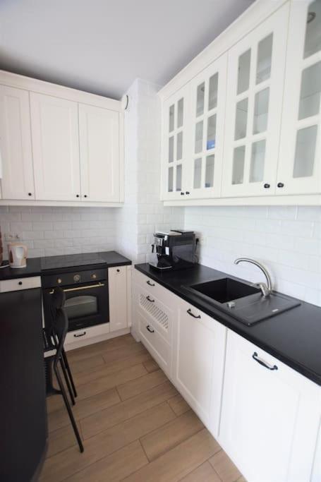 Apartament Z Podziemnym Parkingiem Ulica Wroclawska Krakau Exterior foto